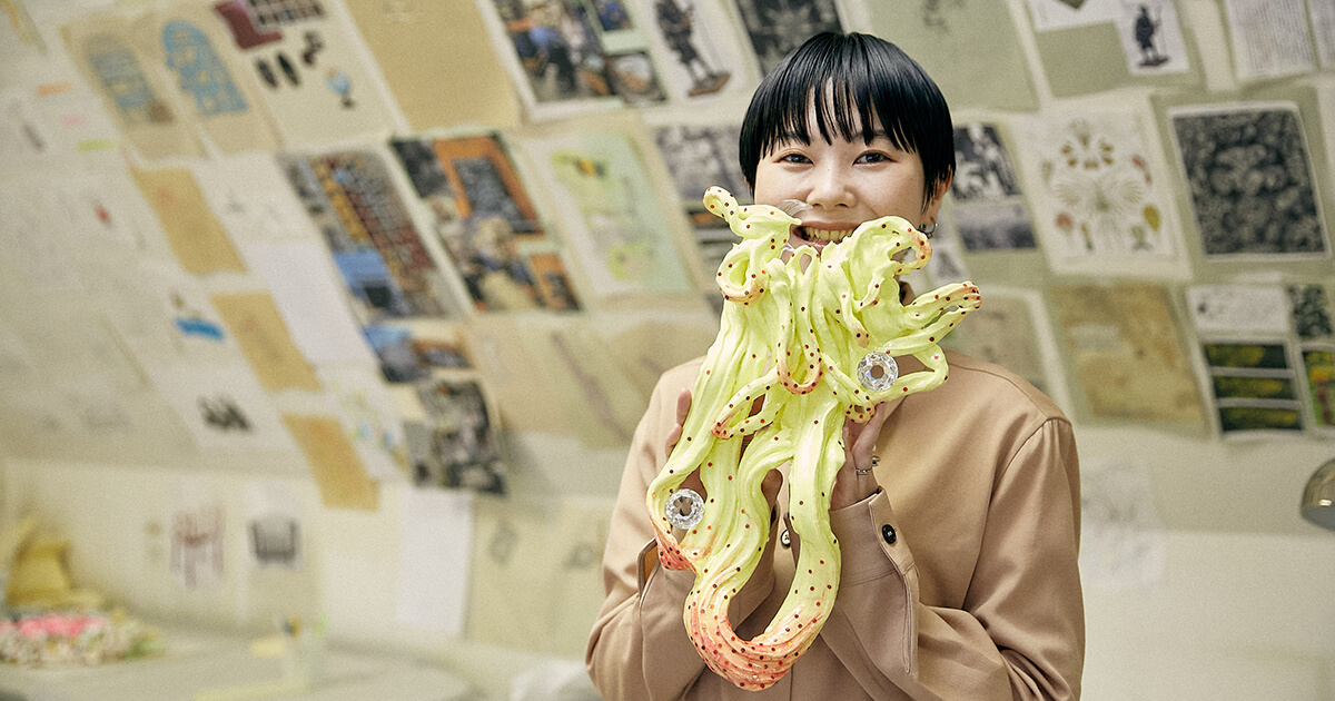 もし「ゲロ」が生きていたら。risa taokaが粘土と樹脂で作る、弱さを