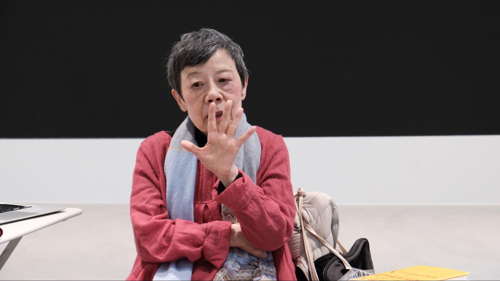 プラスチックとの出会いについてお話しする竹原先生