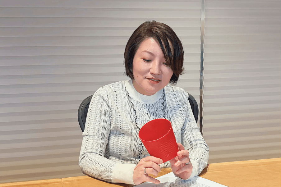 洗浄して再利用可能なフランスのマックフライポテト®の容器